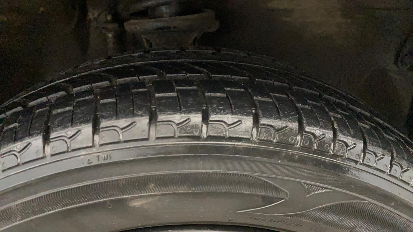 2015 Maruti Alto K10 VXI, Petrol, Manual, 59,135 km, Right Front Tyre Tread