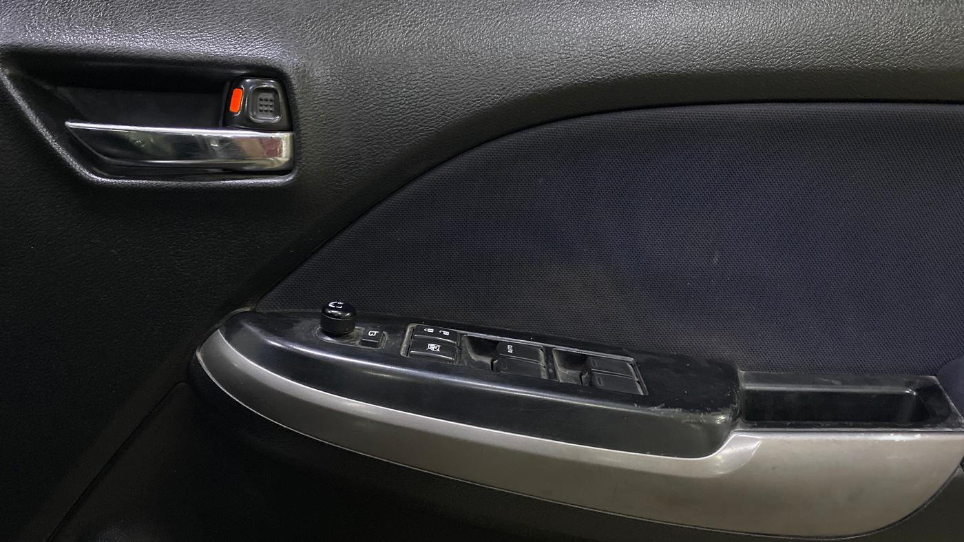 2020 Maruti Baleno ZETA PETROL 1.2, Petrol, Manual, 59,281 km, Driver Side Door Panels Control