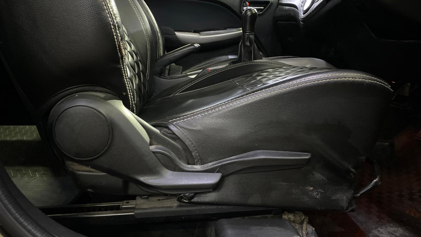 2020 Maruti Baleno ZETA PETROL 1.2, Petrol, Manual, 59,281 km, Driver Side Adjustment Panel