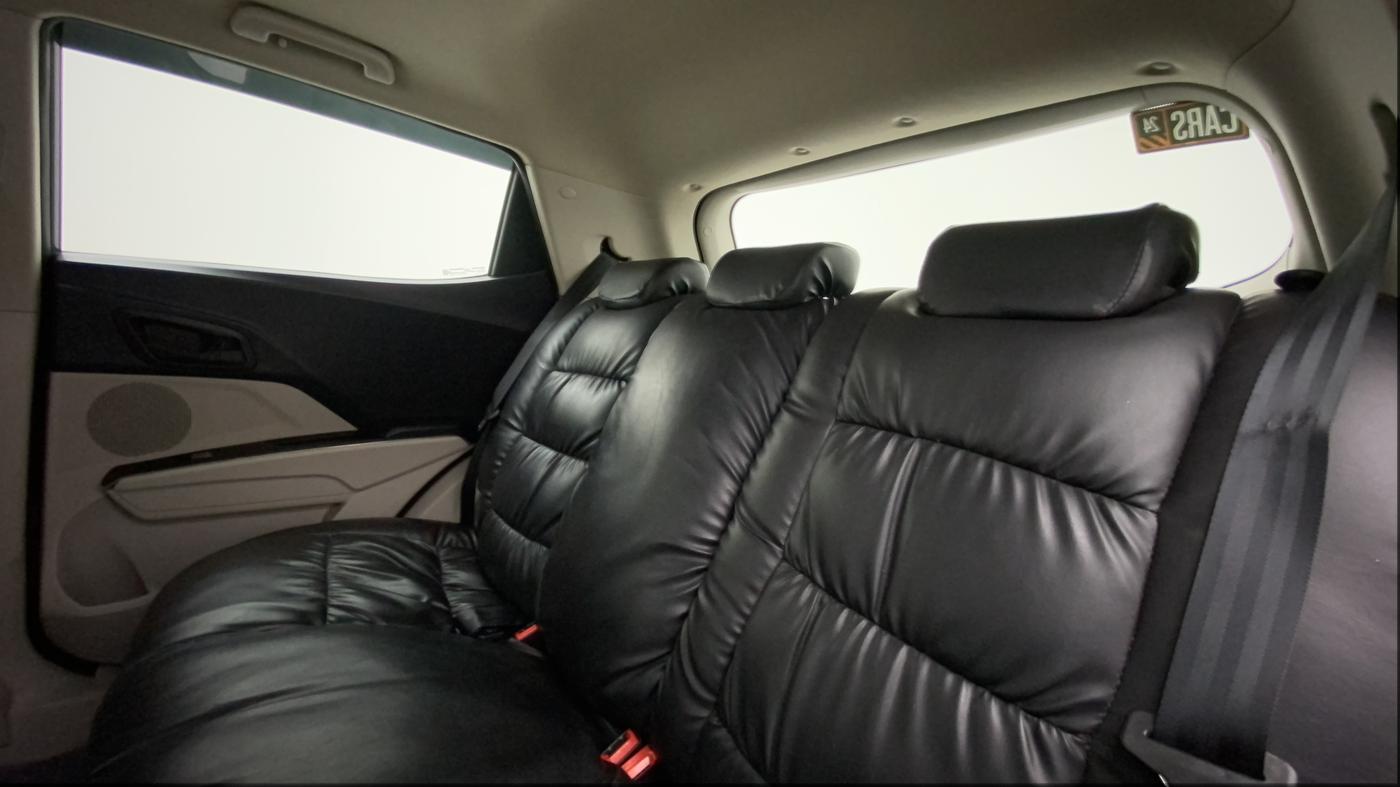 2021 Mahindra XUV300 W6 1.2 PETROL AMT, Petrol, Automatic, 27,484 km, Right Side Rear Door Cabin