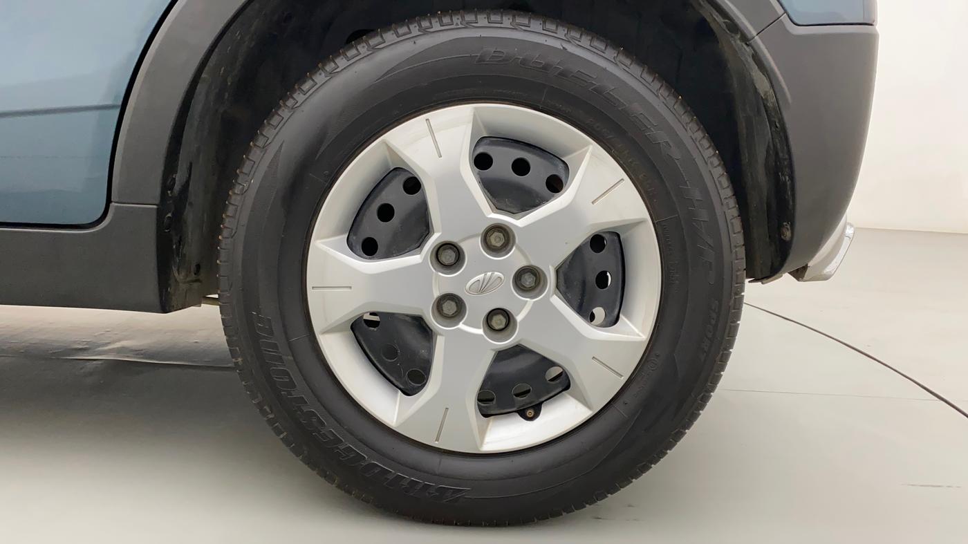 2021 Mahindra XUV300 W6 1.2 PETROL AMT, Petrol, Automatic, 27,484 km, Left Rear Wheel