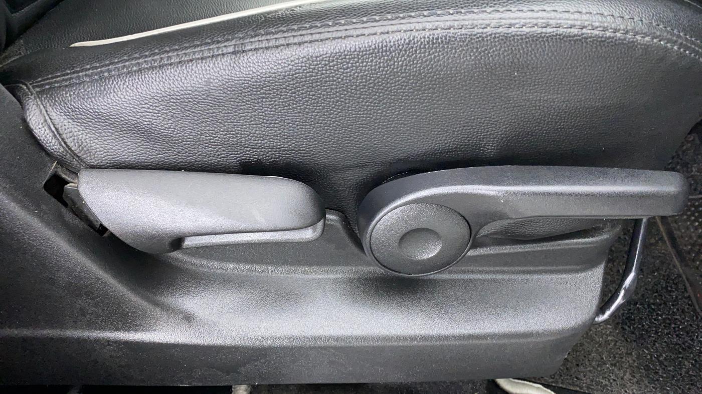 2019 Maruti Vitara Brezza ZDI PLUS, Diesel, Manual, 31,248 km, Driver Side Adjustment Panel