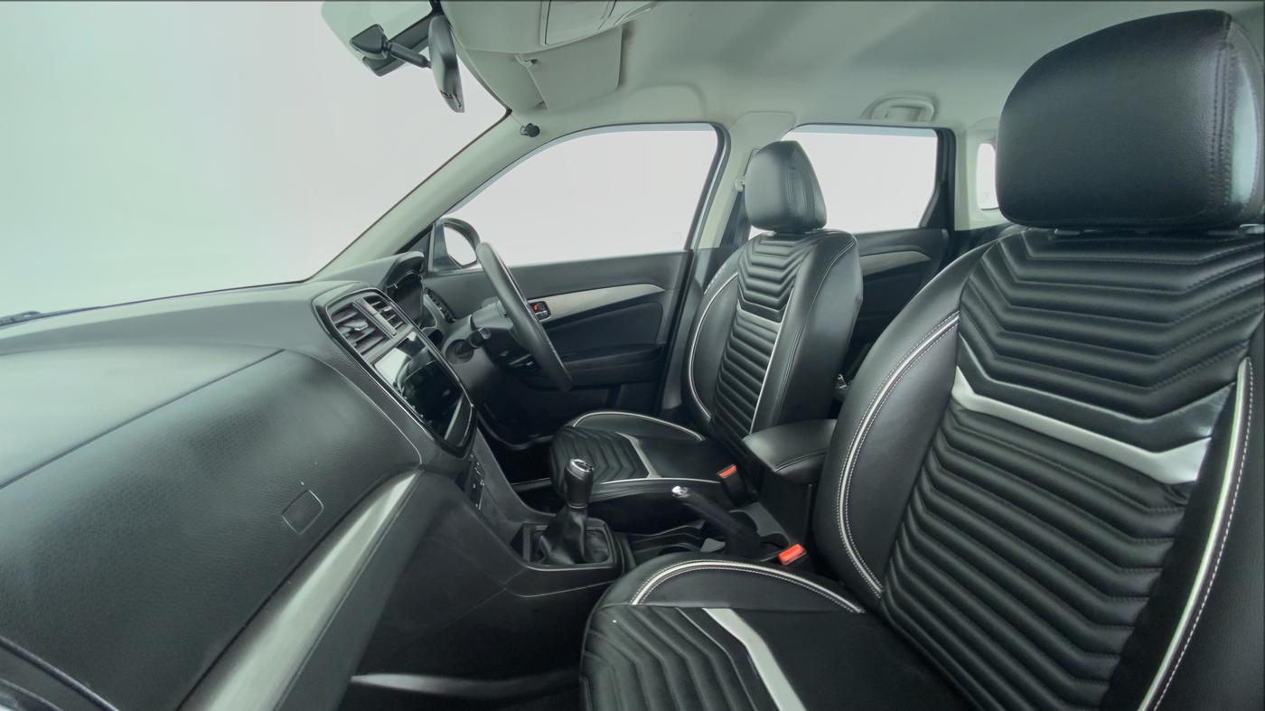 2019 Maruti Vitara Brezza ZDI PLUS, Diesel, Manual, 31,248 km, Right Side Front Door Cabin