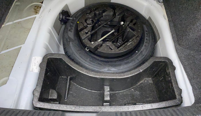 2018 Volkswagen Vento HIGHLINE PETROL AT, Petrol, Automatic, 89,684 km, Spare Tyre