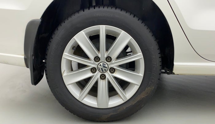 2018 Volkswagen Vento HIGHLINE PETROL AT, Petrol, Automatic, 89,684 km, Right Rear Wheel