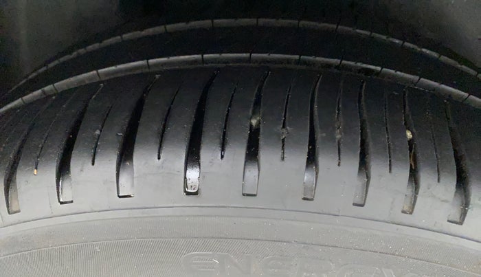 2018 Volkswagen Vento HIGHLINE PETROL AT, Petrol, Automatic, 89,684 km, Right Rear Tyre Tread