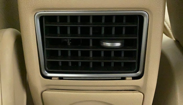 2018 Volkswagen Vento HIGHLINE PETROL AT, Petrol, Automatic, 89,684 km, Rear AC Vents