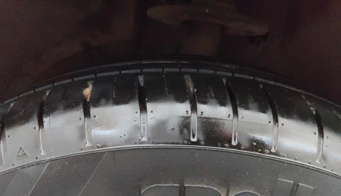 2023 Maruti Swift ZXI PLUS AMT, Petrol, Automatic, 9,738 km, Left Front Tyre Tread