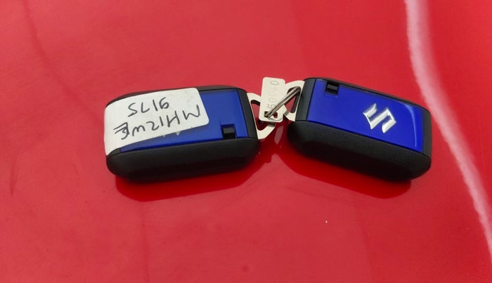 2023 Maruti Swift ZXI PLUS AMT, Petrol, Automatic, 9,738 km, Key Close Up