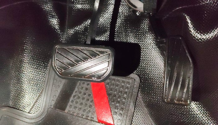 2023 Maruti Swift ZXI PLUS AMT, Petrol, Automatic, 9,738 km, Pedals