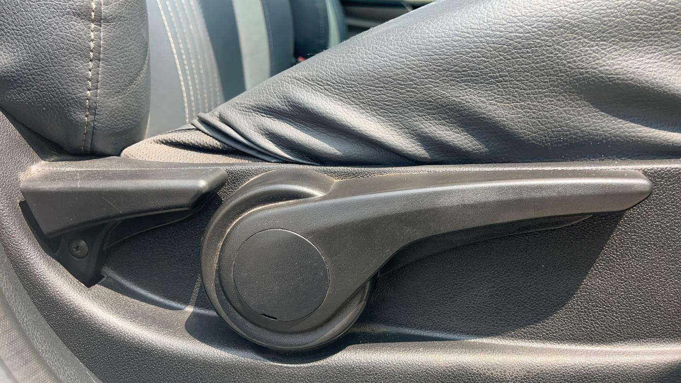 2018 Tata Tiago XZA PETROL, Petrol, Automatic, 43,728 km, Driver Side Adjustment Panel