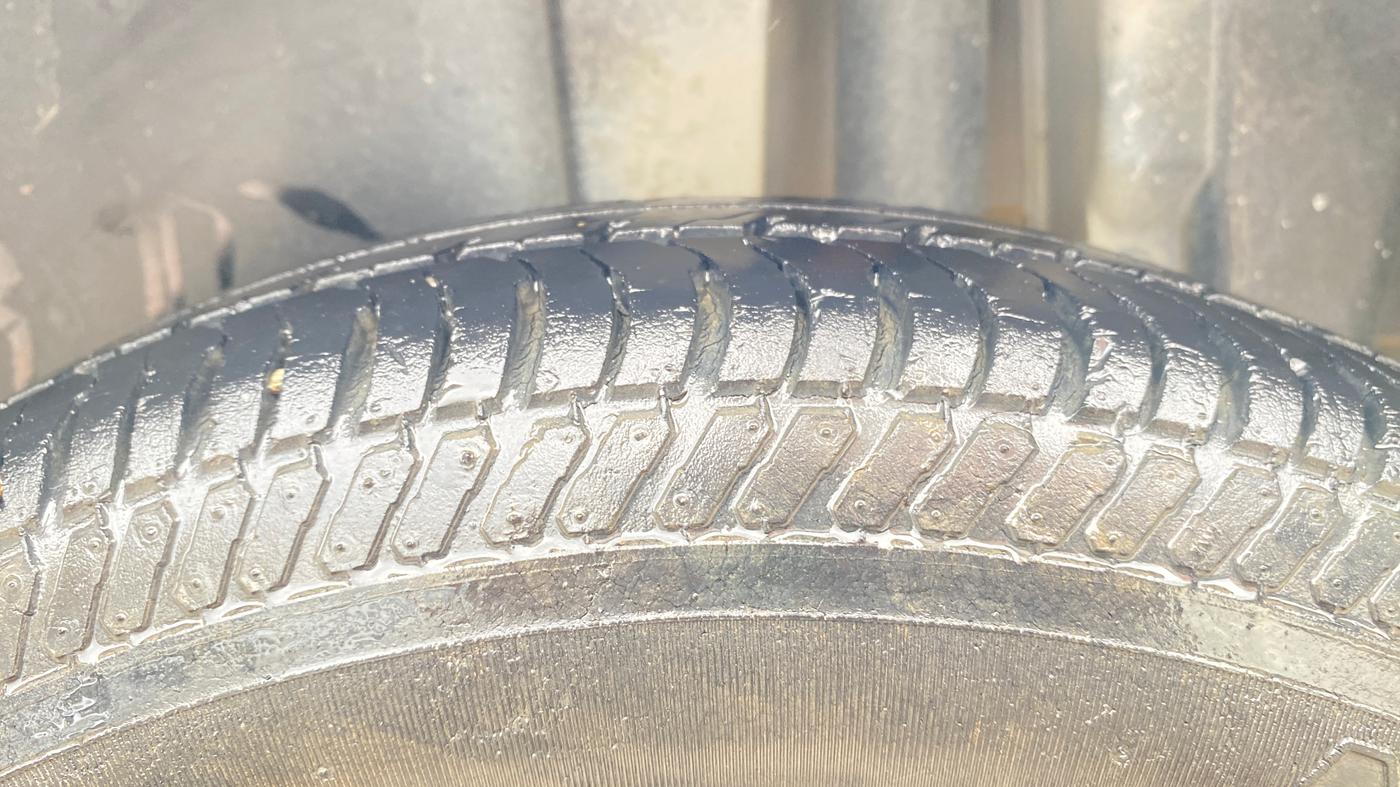 2014 Maruti Swift VXI, Petrol, Manual, 59,994 km, Left Rear Tyre Tread