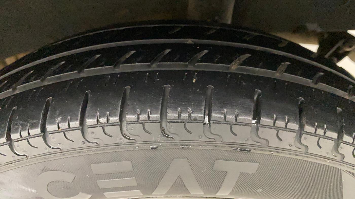 2016 Renault Kwid RXT 0.8, Petrol, Manual, 47,471 km, Left Rear Tyre Tread