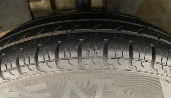2016 Renault Kwid RXT 0.8, Petrol, Manual, 47,471 km, Left Front Tyre Tread
