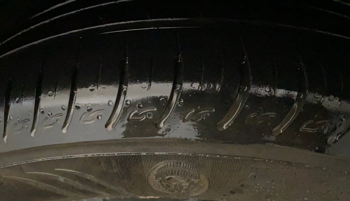 2023 KIA CARENS PRESTIGE PLUS 1.5 DIESEL 7 STR, Diesel, Manual, 48,843 km, Left Rear Tyre Tread