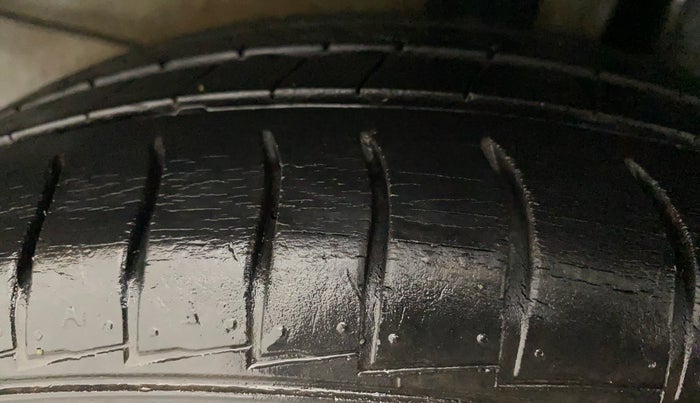 2019 Hyundai NEW SANTRO SPORTZ CNG, CNG, Manual, 29,208 km, Left Rear Tyre Tread