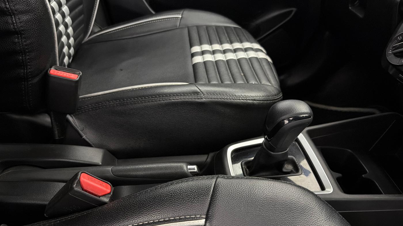 2021 Maruti Swift VXI AMT, Petrol, Automatic, 49,557 km, Gear Lever