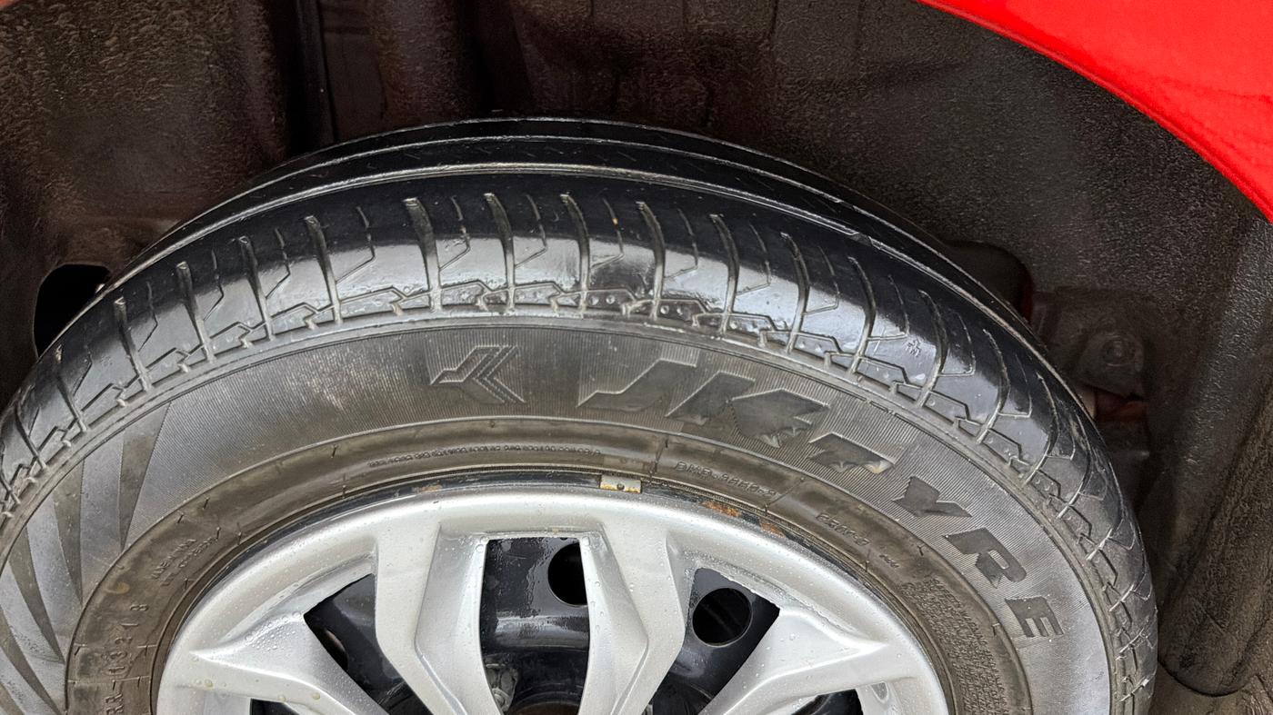 2021 Maruti Swift VXI AMT, Petrol, Automatic, 49,557 km, Right Rear Tyre Tread