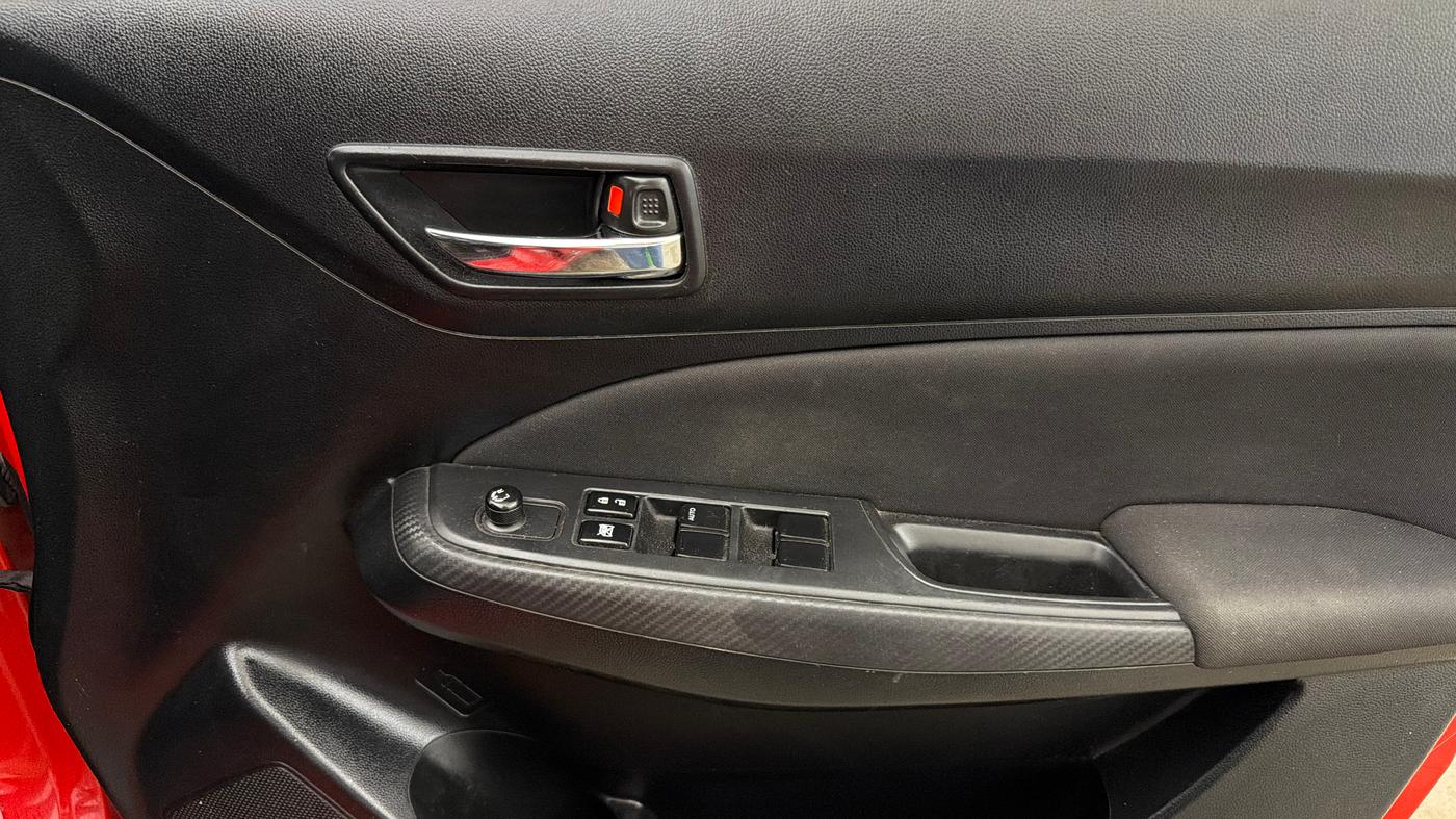 2021 Maruti Swift VXI AMT, Petrol, Automatic, 49,557 km, Driver Side Door Panels Control