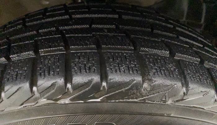 2013 Honda Brio S MT, Petrol, Manual, 52,761 km, Right Front Tyre Tread