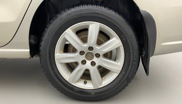 2011 Volkswagen Vento HIGHLINE 1.6 MPI, Petrol, Manual, 98,549 km, Left Rear Wheel
