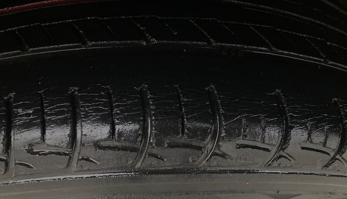 2015 Maruti Swift Dzire ZXI, Petrol, Manual, 88,388 km, Left Front Tyre Tread