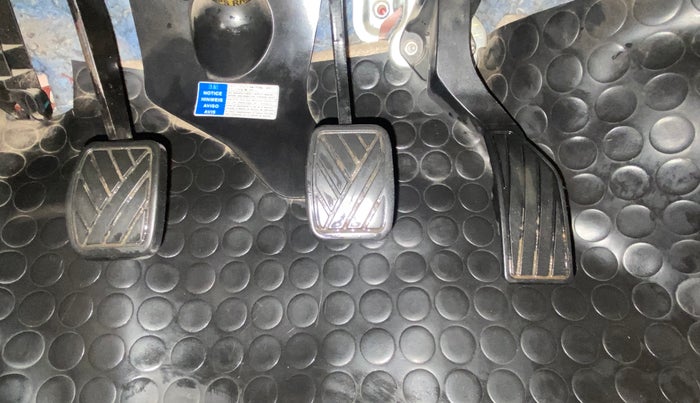 2015 Maruti Swift Dzire ZXI, Petrol, Manual, 88,388 km, Pedals