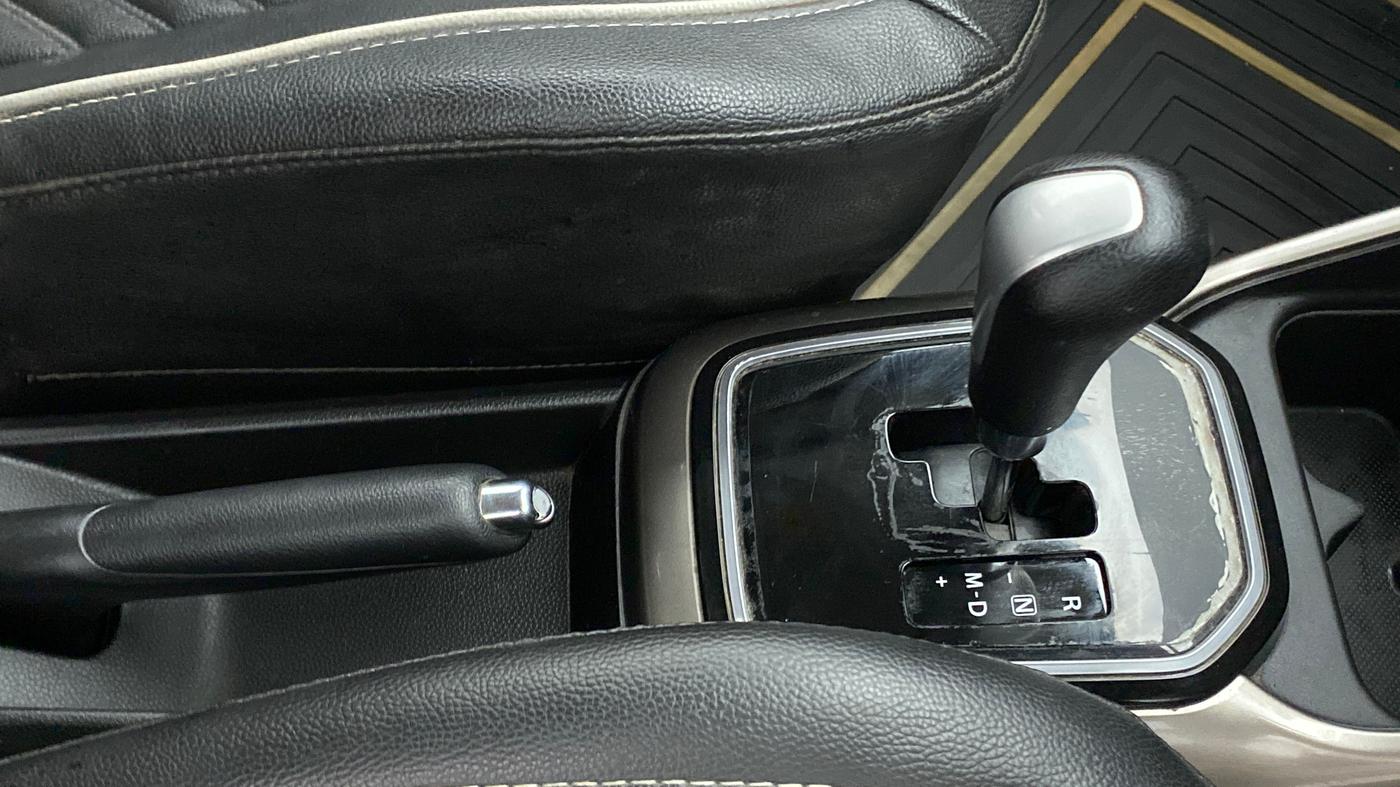 2018 Maruti IGNIS ALPHA 1.2 K12 AMT, Petrol, Automatic, 29,883 km, Gear Lever
