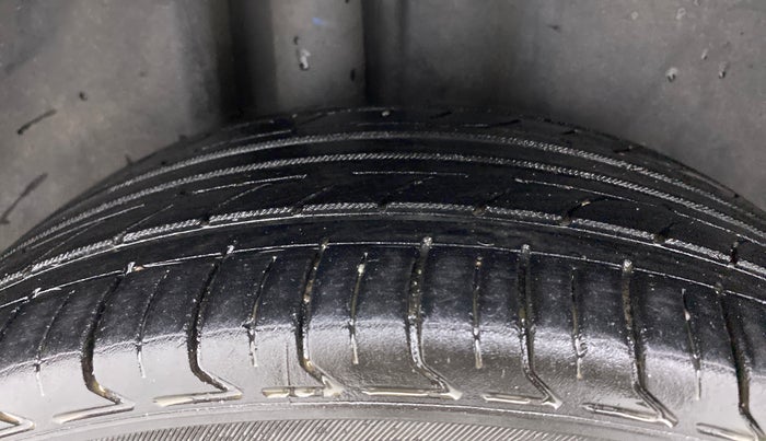 2018 Volkswagen Vento HIGHLINE 1.5 AT, Diesel, Automatic, 1,07,492 km, Right Rear Tyre Tread