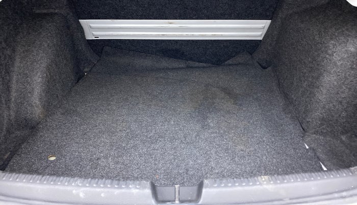 2018 Volkswagen Vento HIGHLINE 1.5 AT, Diesel, Automatic, 1,07,492 km, Boot Inside