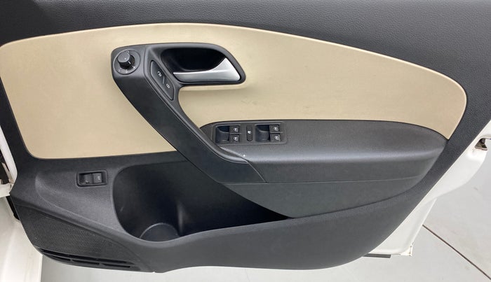 2018 Volkswagen Vento HIGHLINE 1.5 AT, Diesel, Automatic, 1,07,492 km, Driver Side Door Panels Control