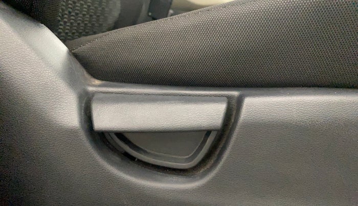 2019 Hyundai NEW SANTRO SPORTZ CNG, CNG, Manual, 94,636 km, Driver Side Adjustment Panel