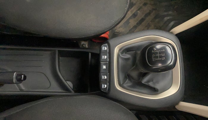 2019 Hyundai NEW SANTRO SPORTZ CNG, CNG, Manual, 94,636 km, Gear Lever