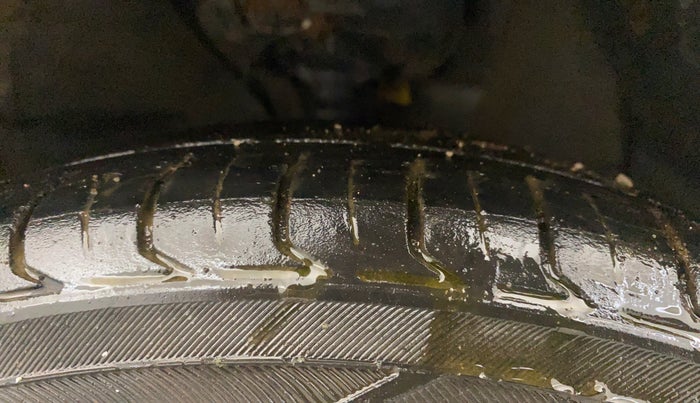 2019 Hyundai NEW SANTRO SPORTZ CNG, CNG, Manual, 94,636 km, Right Front Tyre Tread