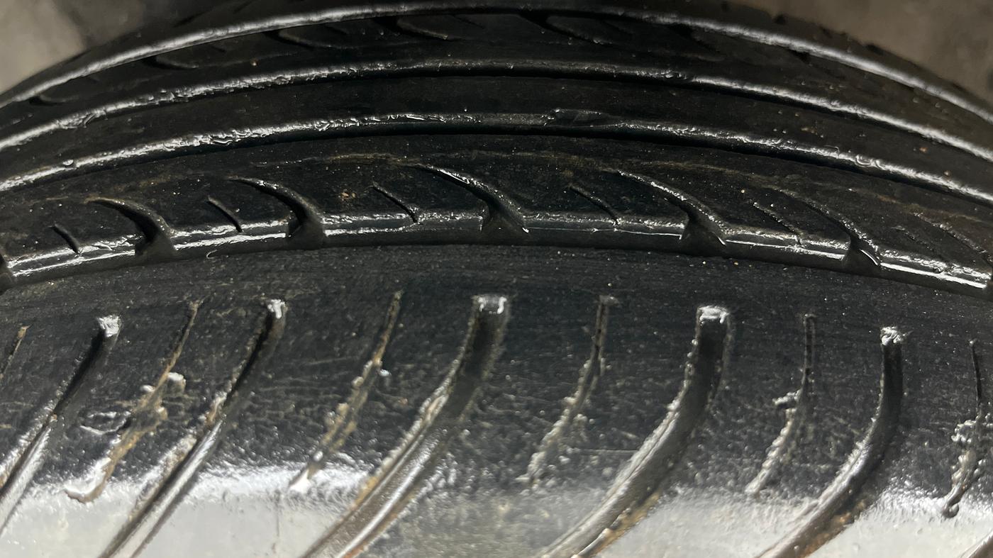 2014 Hyundai i20 ASTA 1.2, Petrol, Manual, 61,766 km, Left Front Tyre Tread