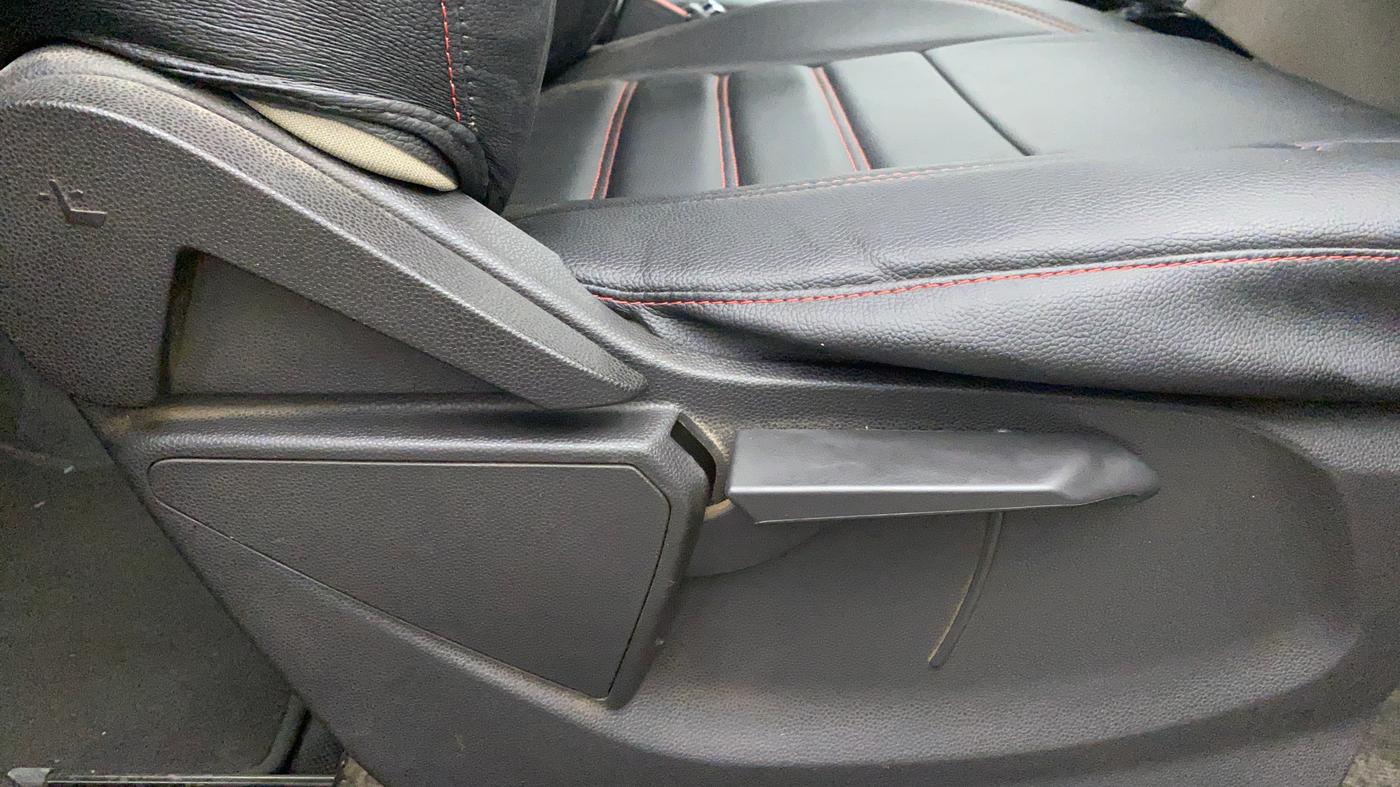 2016 Ford Ecosport 1.5TITANIUM TDCI, Diesel, Manual, 65,928 km, Driver Side Adjustment Panel