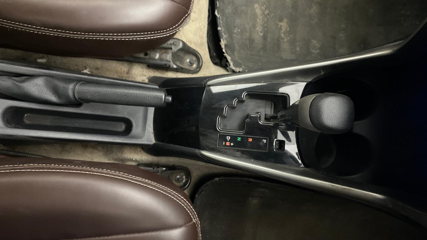 2018 Toyota YARIS G CVT, Petrol, Automatic, 10,000 km, Gear Lever