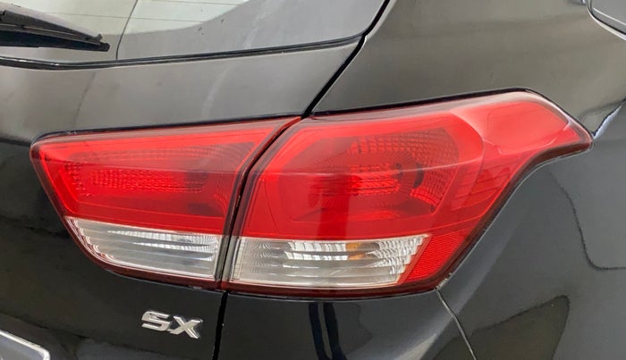 2018 Hyundai Creta SX AT 1.6 PETROL, Petrol, Automatic, 71,824 km, Right tail light - < 2 inches,no. = 2