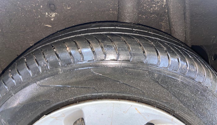 2018 Maruti Celerio ZXI, CNG, Manual, 56,814 km, Left Rear Tyre Tread