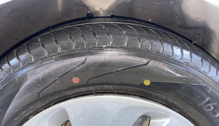 2018 Maruti Celerio ZXI, CNG, Manual, 56,814 km, Right Front Tyre Tread