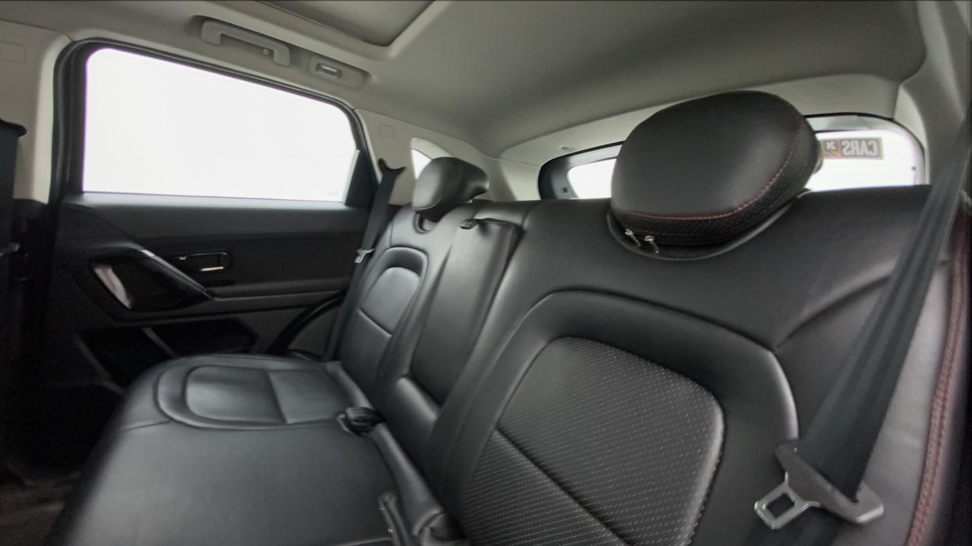 2022 Tata Harrier XT PLUS 2.0L KRYOTEC DARK EDITON, Diesel, Manual, 51,331 km, Right Side Rear Door Cabin