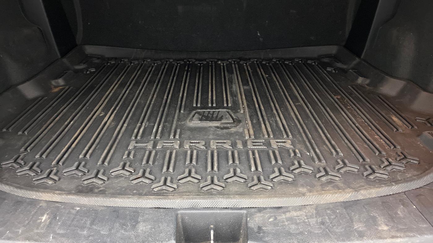2022 Tata Harrier XT PLUS 2.0L KRYOTEC DARK EDITON, Diesel, Manual, 51,331 km, Boot Inside