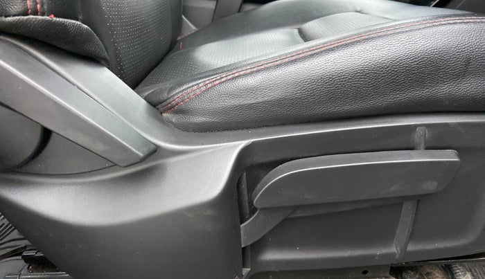 2022 Tata Harrier XT PLUS 2.0L KRYOTEC DARK EDITON, Diesel, Manual, 51,331 km, Driver Side Adjustment Panel