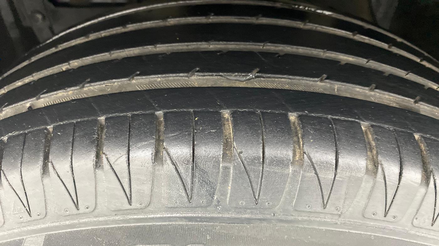 2021 Toyota URBAN CRUISER PREMIUM MT, Petrol, Manual, 20,580 km, Left Front Tyre Tread