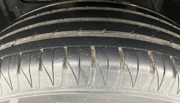 2021 Toyota URBAN CRUISER PREMIUM MT, Petrol, Manual, 20,580 km, Left Front Tyre Tread