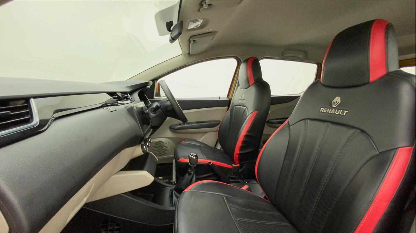 2020 Renault TRIBER RXT, Petrol, Manual, 35,186 km, Right Side Front Door Cabin