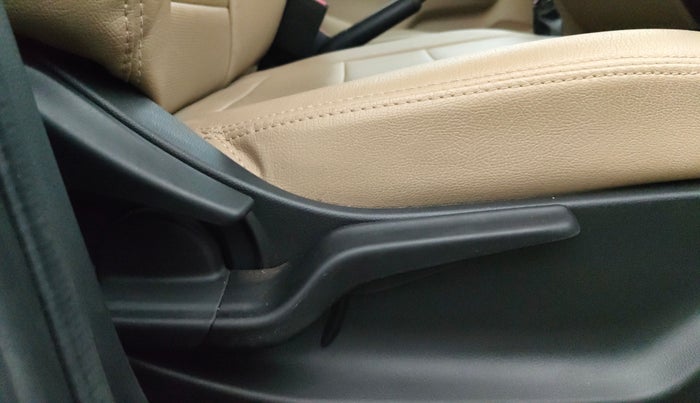 2024 Honda Amaze 1.2L I-VTEC VX, CNG, Manual, 10,055 km, Driver Side Adjustment Panel