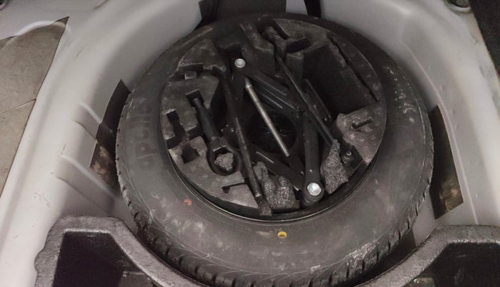 2017 Skoda Rapid AMBITION 1.6 MPI MT, Petrol, Manual, 42,422 km, Spare Tyre