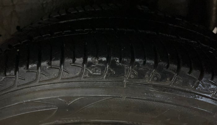 2016 Maruti Celerio VXI, Petrol, Manual, 14,960 km, Left Rear Tyre Tread
