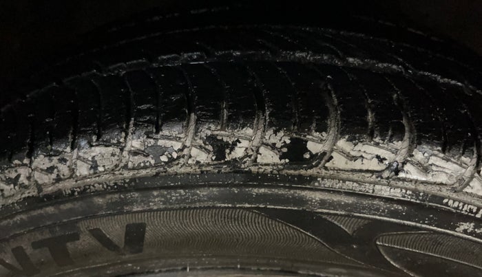 2016 Maruti Celerio VXI, Petrol, Manual, 14,960 km, Right Front Tyre Tread